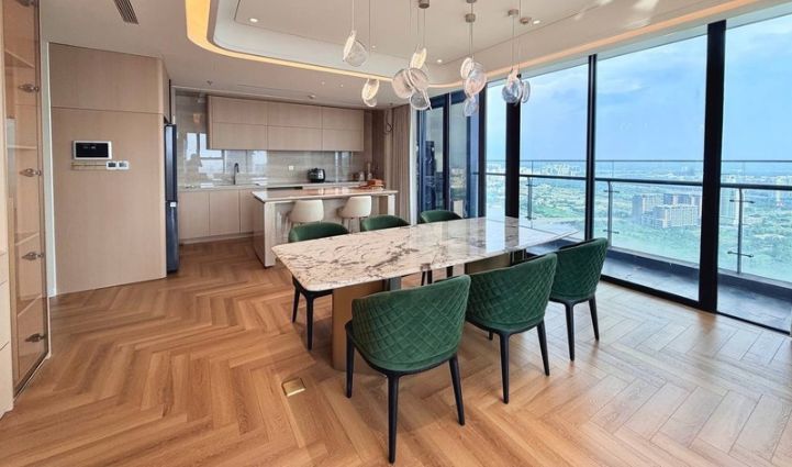 4-Bedroom Apartment Vinhomes Golden River, District 1 - $5,682/month 160sqm 5,682 USD/month
