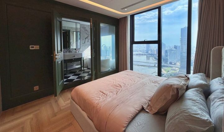4-Bedroom Apartment Vinhomes Golden River, District 1 - $5,682/month 160sqm 5,682 USD/month
