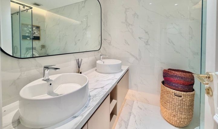 4-Bedroom Apartment Vinhomes Golden River, District 1 - $5,682/month 160sqm 5,682 USD/month