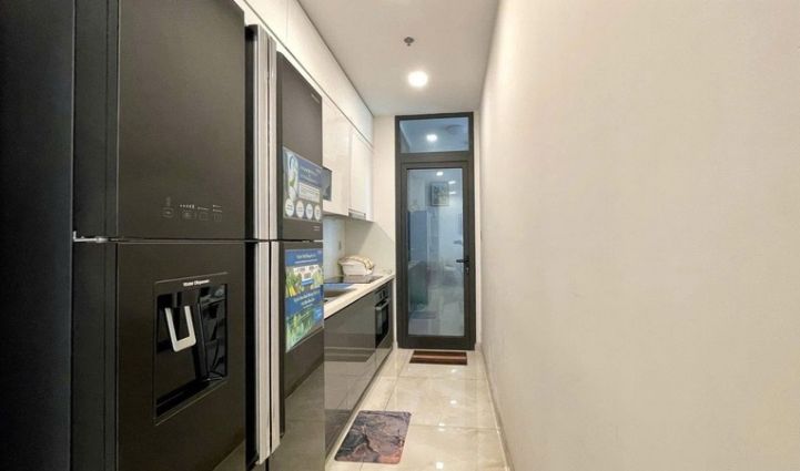 2-Bedroom Luxury Apartment Vinhomes Golden River, District 1 68sqm 1,061 USD/month