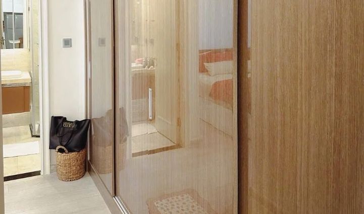 2-Bedroom Apartment Vinhomes Golden River - $1,174/month 78sqm 1,174 USD/month
