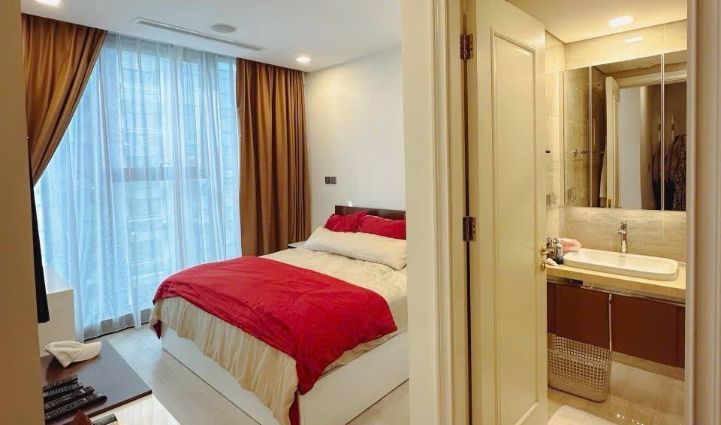 2-Bedroom Apartment Vinhomes Golden River - $1,174/month 78sqm 1,174 USD/month