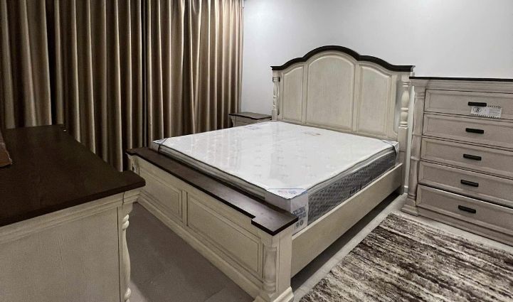 3-Bedroom Luxury Apartment Vinhomes Golden River, District 1 - $2,841/month 121sqm 2,841 USD/month