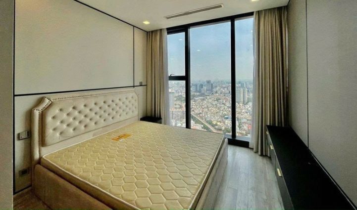4-Bedroom Luxury Apartment Vinhomes Golden River, District 1 158sqm 3,300 USD/month
