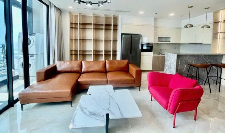 4-Bedroom Luxury Apartment Vinhomes Golden River, District 1 158sqm 3,300 /month
