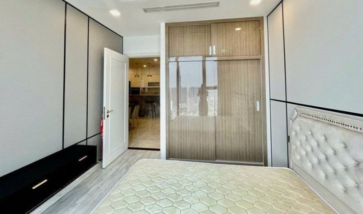 4-Bedroom Luxury Apartment Vinhomes Golden River, District 1 158sqm 3,300 USD/month