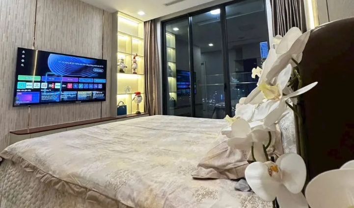 3-Bedroom Luxury Apartment Vinhomes Golden River District 1 - $3,030/month 121sqm 3,030 USD/month