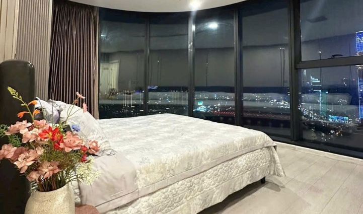 3-Bedroom Luxury Apartment Vinhomes Golden River District 1 - $3,030/month 121sqm 3,030 USD/month