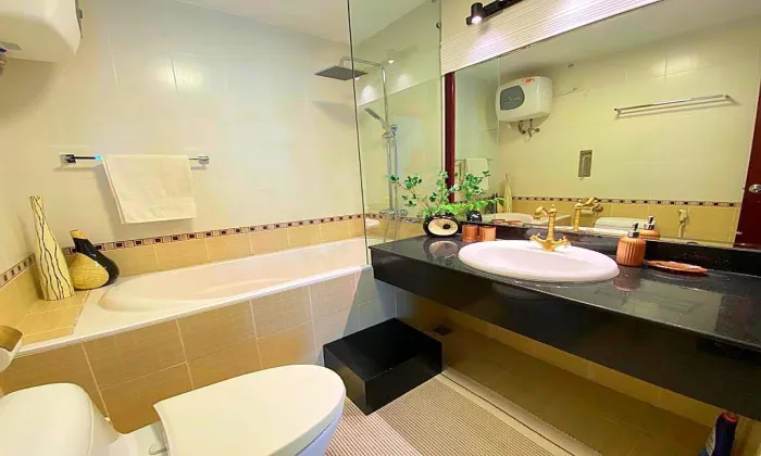 Incredible View Of Two Bedroom Sailing Tower Apartment For Rent in District 1 HCMC 90sqm 1,300 USD/month
