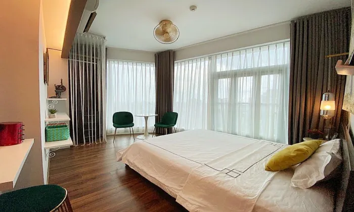 Incredible View Of Two Bedroom Sailing Tower Apartment For Rent in District 1 HCMC 90sqm 1,300 USD/month