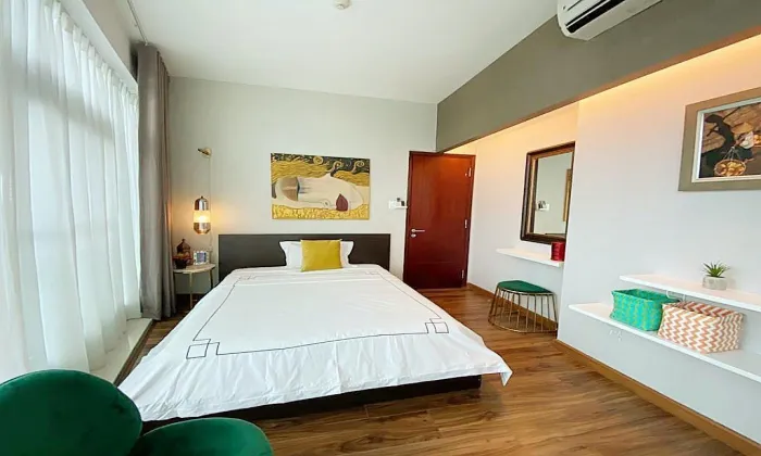 Incredible View Of Two Bedroom Sailing Tower Apartment For Rent in District 1 HCMC 90sqm 1,300 USD/month