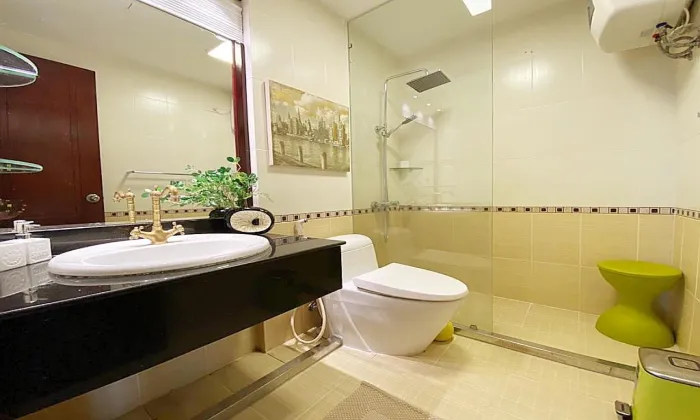 Incredible View Of Two Bedroom Sailing Tower Apartment For Rent in District 1 HCMC 90sqm 1,300 USD/month