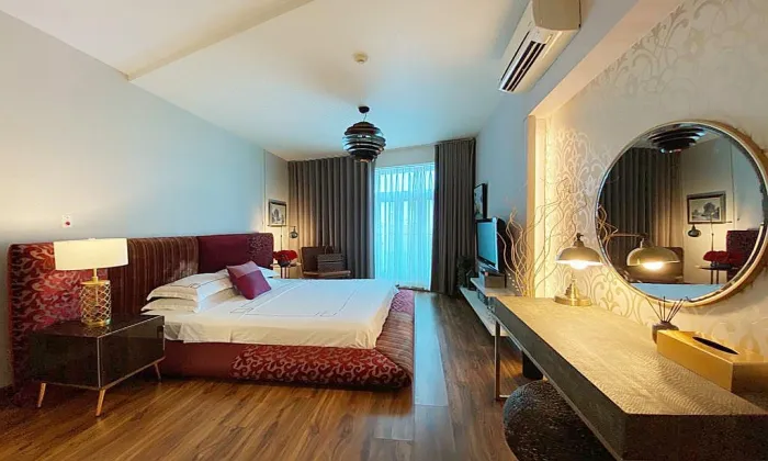 Incredible View Of Two Bedroom Sailing Tower Apartment For Rent in District 1 HCMC 90sqm 1,300 USD/month