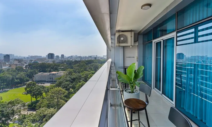 Fantastic Three Bedroom Apartment For Rent in Sailing Tower District HCMC 124sqm 2,000 USD/month