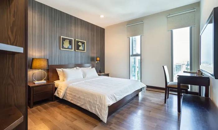 Fantastic Three Bedroom Apartment For Rent in Sailing Tower District HCMC 124sqm 2,000 USD/month