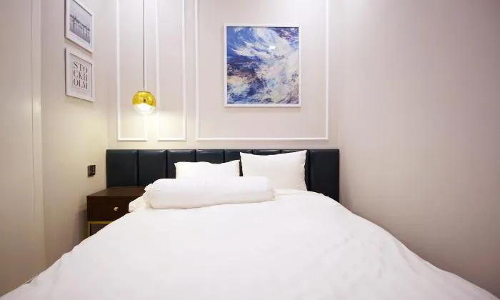 Amazing Vinhomes Golden River Apartment For Rent HCMC 70sqm 1,400 USD/month