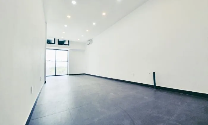 Office For Rent in The Sun Avenue District 2 Ho Chi Minh City 45sqm 550 USD/month