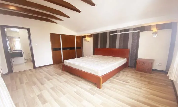House For Rent in alley Nguyen Van Huong Thao Dien Ho Chi Minh 300sqm 2,000 USD/month