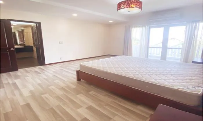 House For Rent in alley Nguyen Van Huong Thao Dien Ho Chi Minh 300sqm 2,000 USD/month