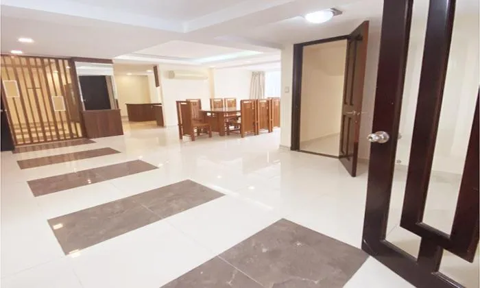 House For Rent in alley Nguyen Van Huong Thao Dien Ho Chi Minh 300sqm 2,000 USD/month