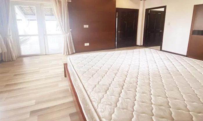 House For Rent in alley Nguyen Van Huong Thao Dien Ho Chi Minh 300sqm 2,000 USD/month