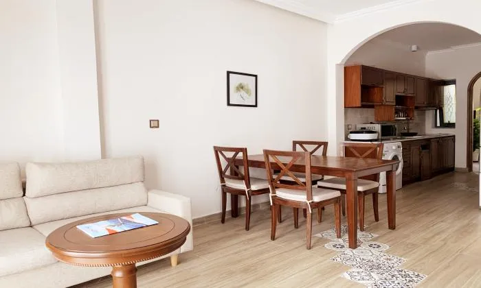 Studio Apartment For Lease In Nguyen Van Thu Dakao HCM 50sqm 700 USD/month