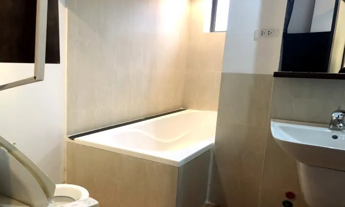 Spacious and Bright Light One Bedroom Serviced Apartment in District 1 Ho CHi Minh City 60sqm 600 USD/month