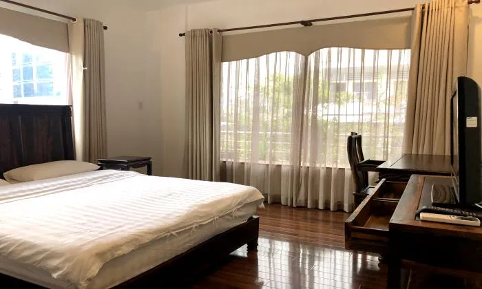Spacious and Bright Light One Bedroom Serviced Apartment in District 1 Ho CHi Minh City 60sqm 600 USD/month
