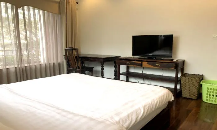 Spacious and Bright Light One Bedroom Serviced Apartment in District 1 Ho CHi Minh City 60sqm 600 USD/month