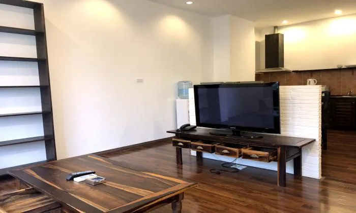 Spacious and Bright Light One Bedroom Serviced Apartment in District 1 Ho CHi Minh City 60sqm 600 USD/month