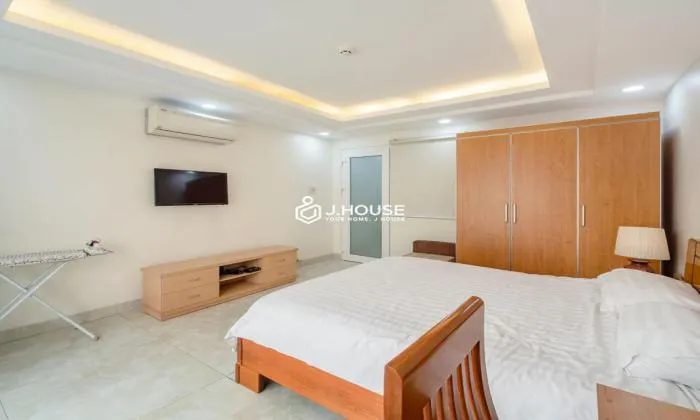 One Bedroom Serviced Apartment For Rent in Nguyen Thai Binh Street District 1 HCMC 45sqm 550 USD/month