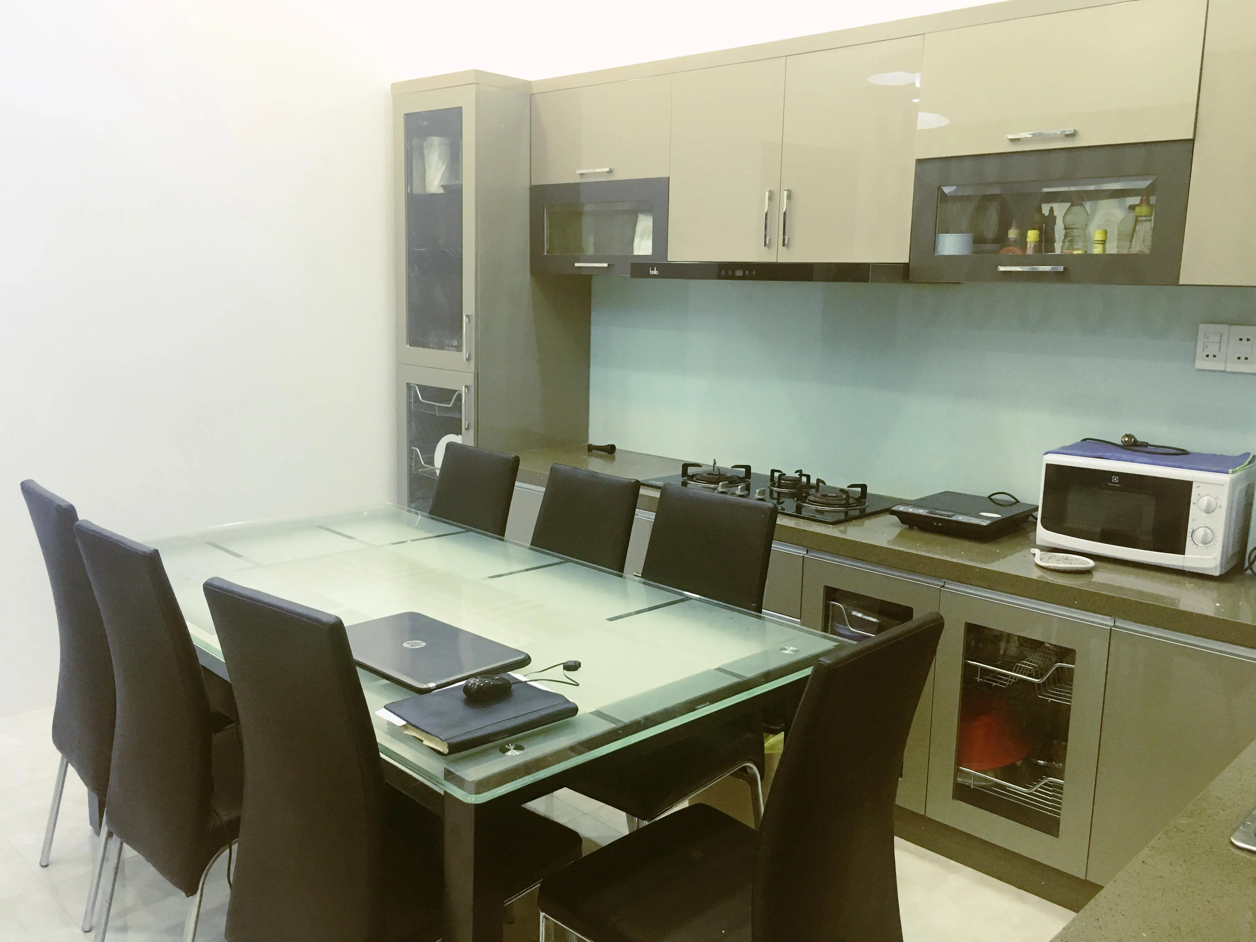 Single Serviced Room  For Rent in District 1 Ho Chi Minh City 30sqm 450 USD/month