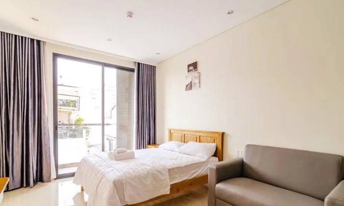 Nice Studio With Private Balcony For Rent in District 1 Ho Chi Minh City 40sqm 550 USD/month
