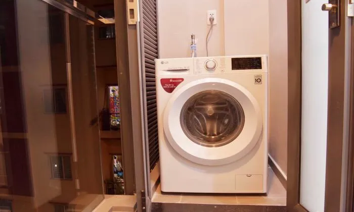 Nice Studio With Private Balcony For Rent in District 1 Ho Chi Minh City 40sqm 550 USD/month