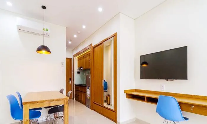 Nice Studio With Private Balcony For Rent in District 1 Ho Chi Minh City 40sqm 550 USD/month