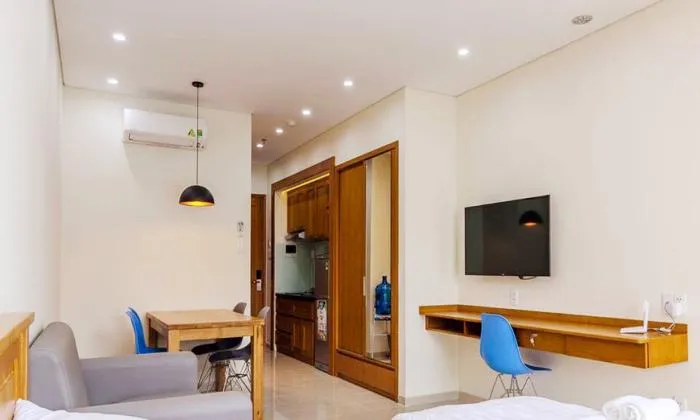 Nice Studio With Private Balcony For Rent in District 1 Ho Chi Minh City 40sqm 550 USD/month