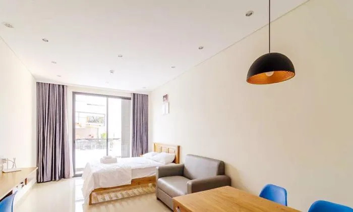 Nice Studio With Private Balcony For Rent in District 1 Ho Chi Minh City 40sqm 550 USD/month
