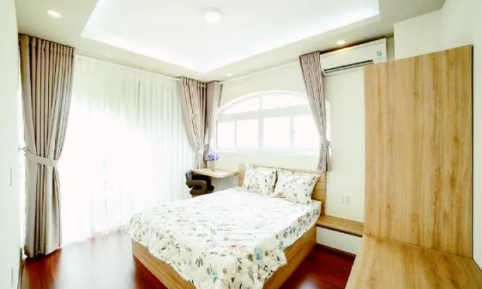 Two Bedrooms Penthouse Apartment For Lease in District 1 Ho Chi Minh City 130sqm 1,230 USD/month