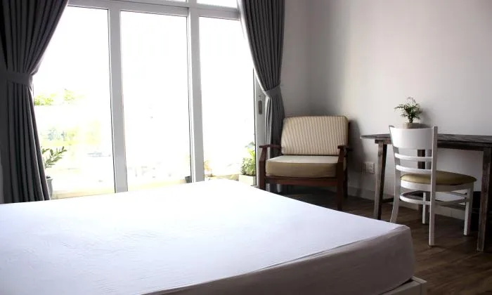 A New Bright Light One Bedroom Serviced Apartment in District 1 HCM City 55sqm 600 USD/month