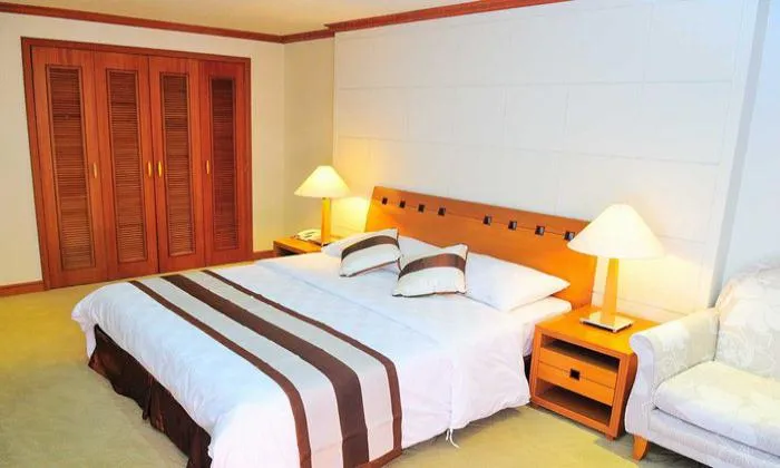 Diamond Plaza Serviced Apartment For Rent in District 1 Ho Chi Minh City 179sqm 3,700 USD/month