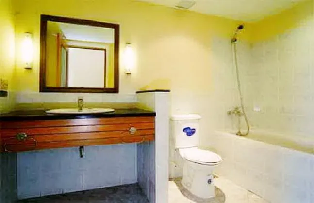 Luxury Serviced Apartment For Rent On Hai Ba Trung Street, Dist 1 HCMC 80sqm 1,600 USD/month