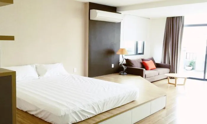 Big Balcony Studio Serviced Apartment in District 1 Ho Chi Minh City 55sqm 570 USD/month