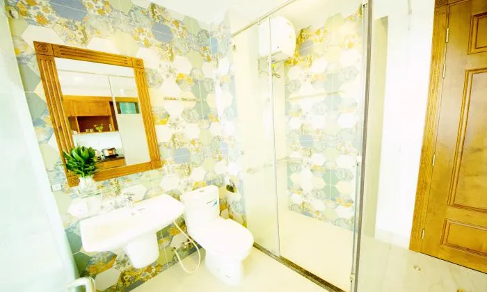 Amazing Balcony Serviced Apartment For Rent in District 10 HCM City 40sqm 550 USD/month