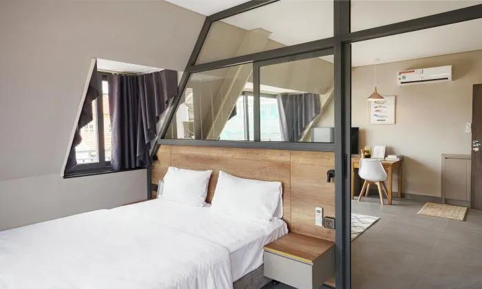 So Amazing One Bedroom Lam Villa Riverside Serviced Apartment HCM 45sqm 700 USD/month