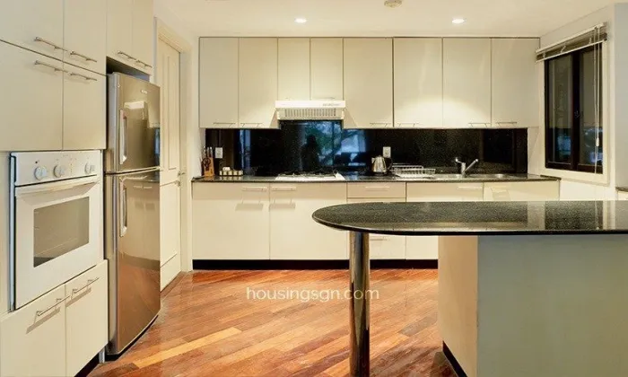 Nice Duplex Balconies Three Bedroom Serviced Apartment in District 3 HCMC 145sqm 1,500 USD/month
