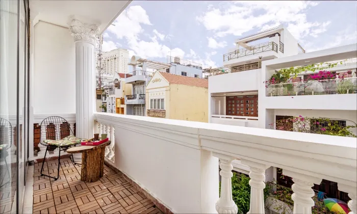 Balcony Studio Serviced Apartment District 3 HCMC 30sqm 430 USD/month