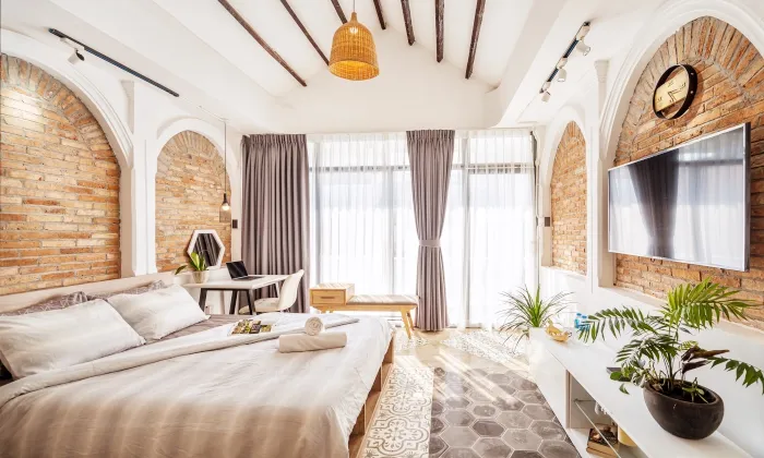 Balcony Studio Serviced Apartment District 3 HCMC 30sqm 430 USD/month