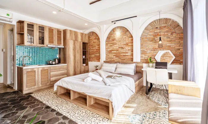 Balcony Studio Serviced Apartment District 3 HCMC 30sqm 430 USD/month