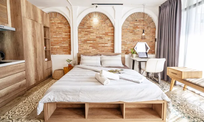 Balcony Studio Serviced Apartment District 3 HCMC 30sqm 430 USD/month