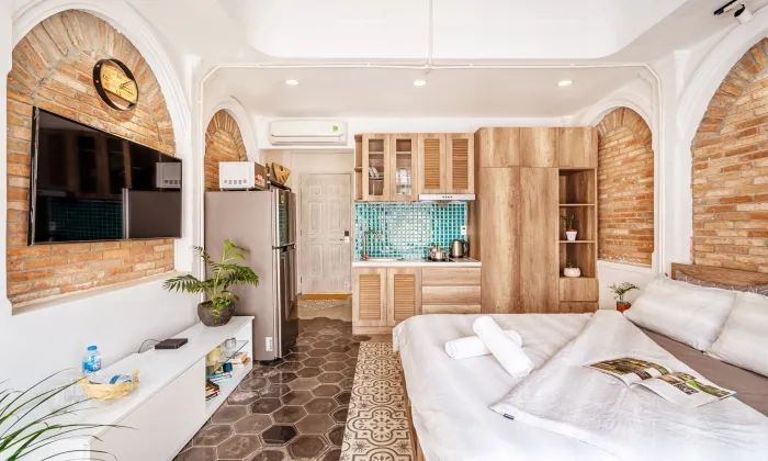 Balcony Studio Serviced Apartment District 3 HCMC 30sqm 430 USD/month
